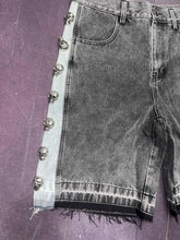 Load image into Gallery viewer, Bandi Skull Short(s)
