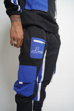 Load image into Gallery viewer, Unisex Tech Bandi Nylon Road Runner Sweatsuit (Black/Blue)
